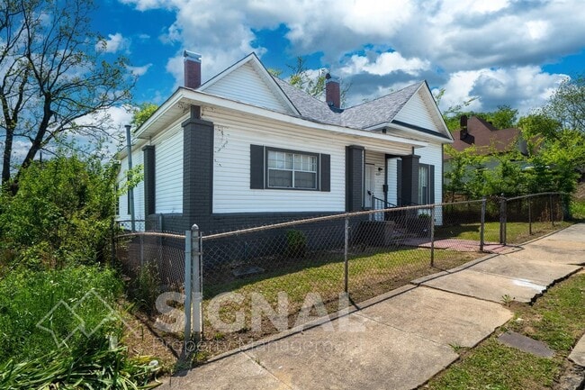 Building Photo - 625 5th Way