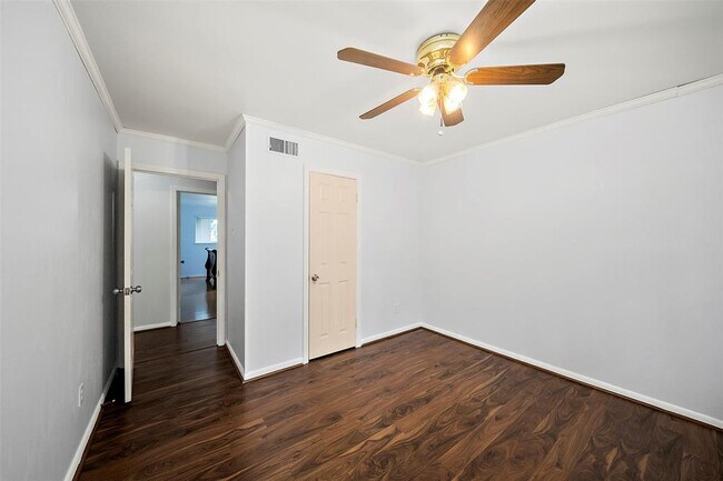 Building Photo - 5215 Cheena Dr