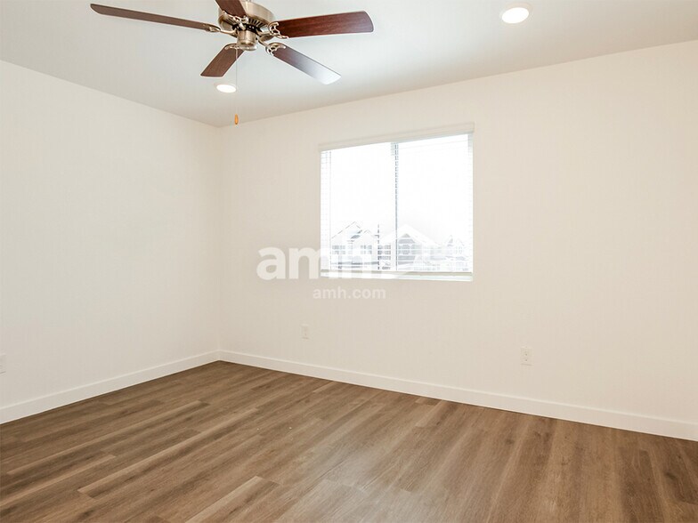 Building Photo - 20177 W Thomas Rd