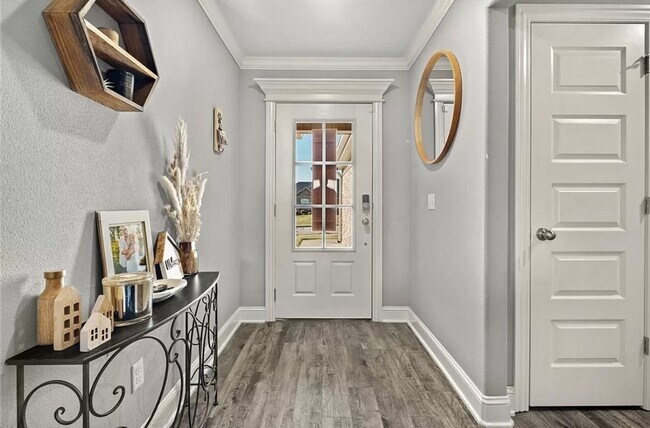 Building Photo - Available June 1st! 3-Bedroom, 2-Bathroom ...