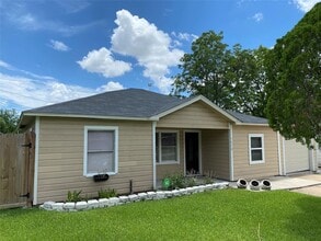 Building Photo - 5018 Kenilwood Dr