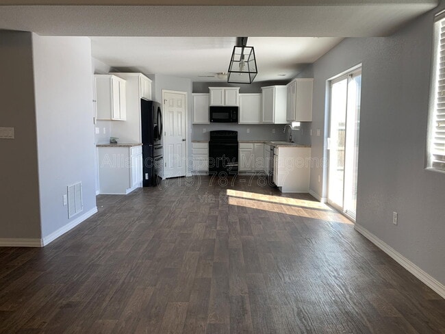 Building Photo - 3875 Reindeer Cir