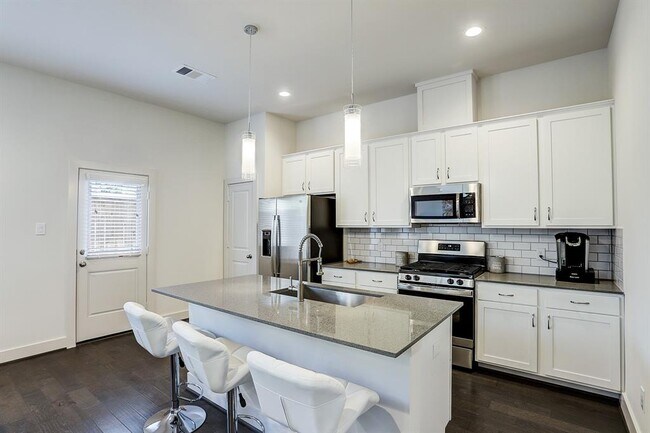 Building Photo - 9434 Kerrwood Ln