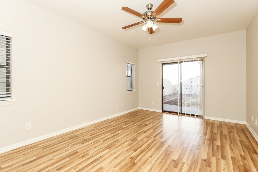 Building Photo - 18039 N 12th Pl