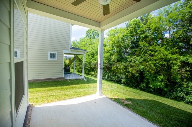 Building Photo - 1041 Honey Bush Cir