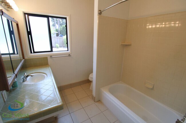 Building Photo - 01149 - P - No Mark Up - 1212-1214 Hester ...