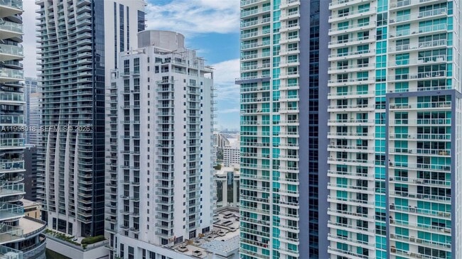 Building Photo - 1050 Brickell Ave