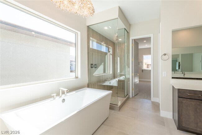 Building Photo - 5086 Cyn Xing St