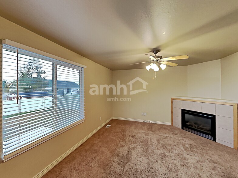 Building Photo - 856 E 2150 S