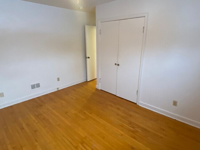 Building Photo - 2-Bedroom 1 Bath Ranch Style Home on Wausau's West Side