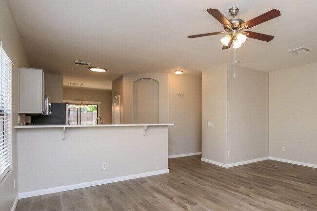 Building Photo - 2593 S Powell Rd