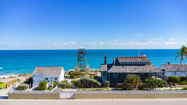 Building Photo - 1360 SW Albatross Way