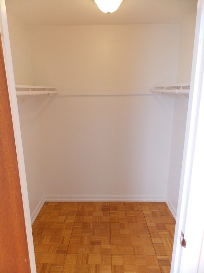 Building Photo - 20 Captain Parker Arms