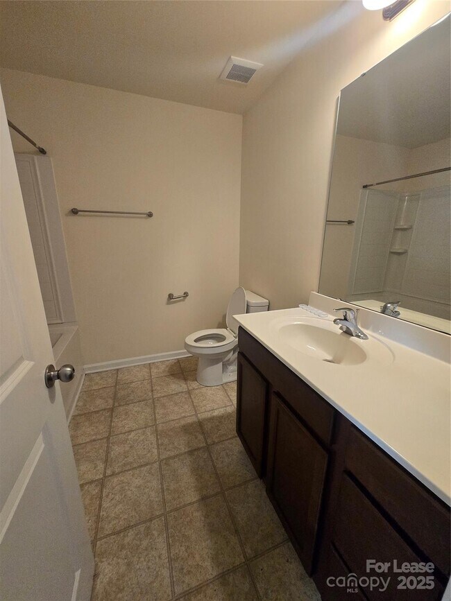 Building Photo - 6439 Prosperity Church Rd