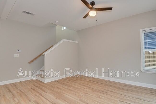 Building Photo - 34 Sherman St