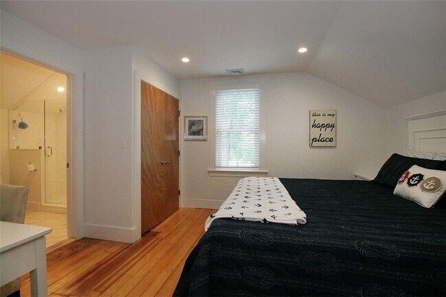 Building Photo - 364 Bellevue Ave