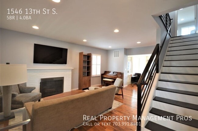 Building Photo - 1546 13th St S