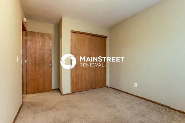 Building Photo - 3 Bedroom Pet-Friendly Home in O'Fallon, MO with Main Street Renewal