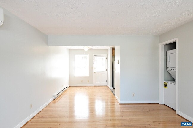Building Photo - 1406 Chesapeake St