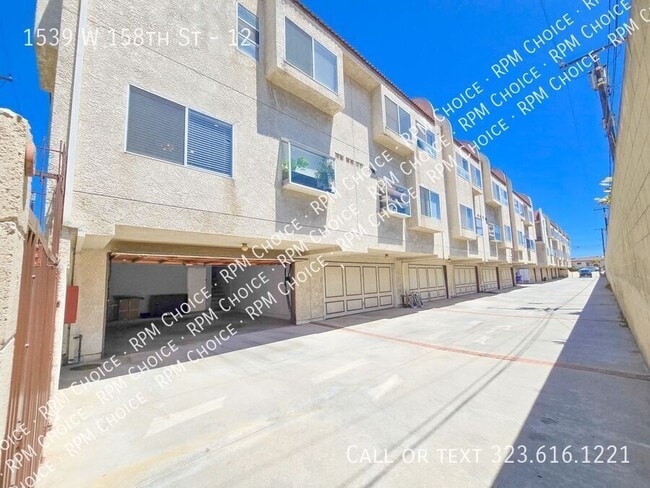 Building Photo - 1539 W 158th St