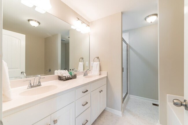 Building Photo - Gorgeous Home in Odenville! Fresh, Modern ...