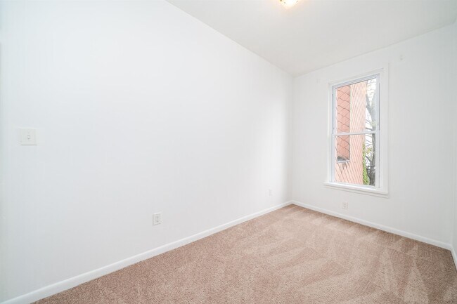 Building Photo - 434 Central Ave