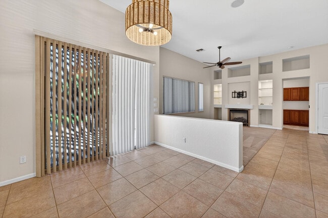 Building Photo - 4385 S Crosscreek Dr