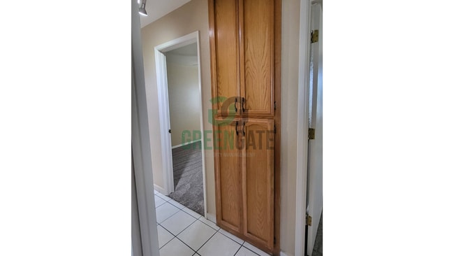 Building Photo - NOW AVAILABLE! Make this spacious 4 bedroo...