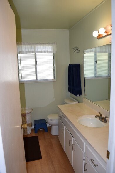Building Photo - 497 E 8490 S