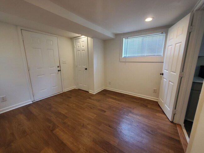 Building Photo - 2577 Eastwood Dr