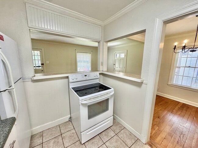 Building Photo - 163 S Fenwick Rd