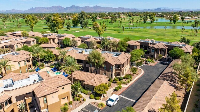 Building Photo - 7027 N Scottsdale Rd