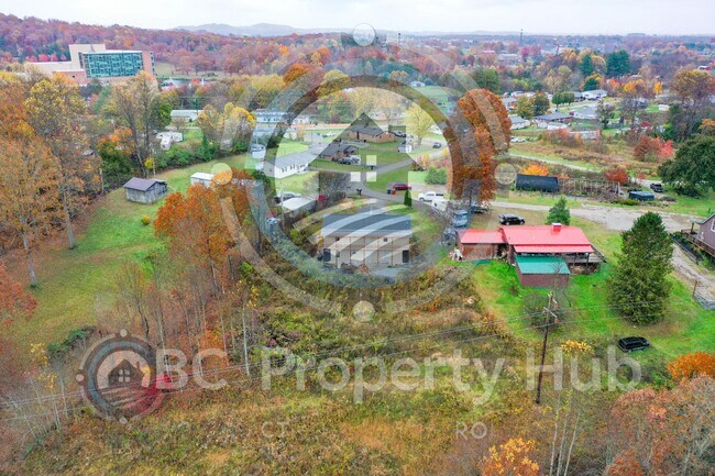 Building Photo - 97 Blakley Subdivision Rd