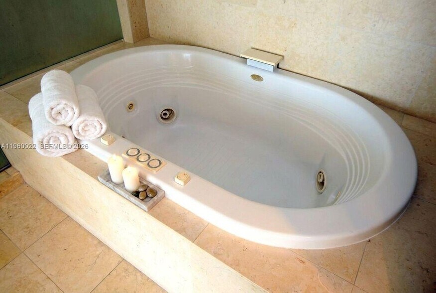 Building Photo - 450 Alton Rd