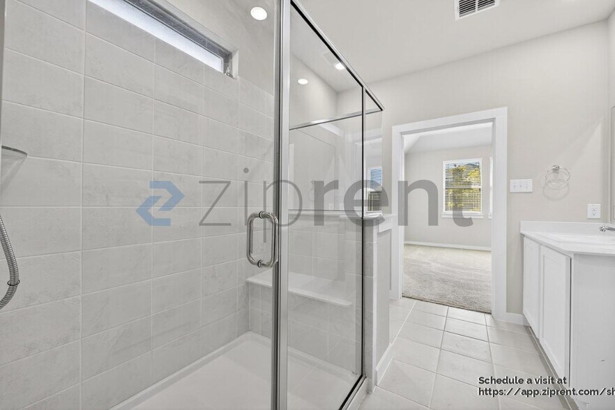 Building Photo - 413 Honeyhill Dr