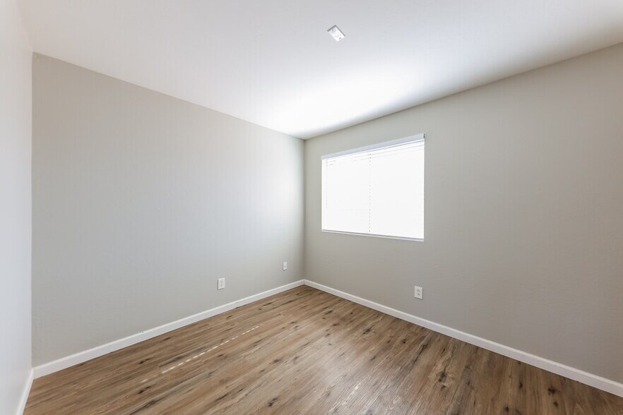 Building Photo - 12754 W Cherry Hills Dr