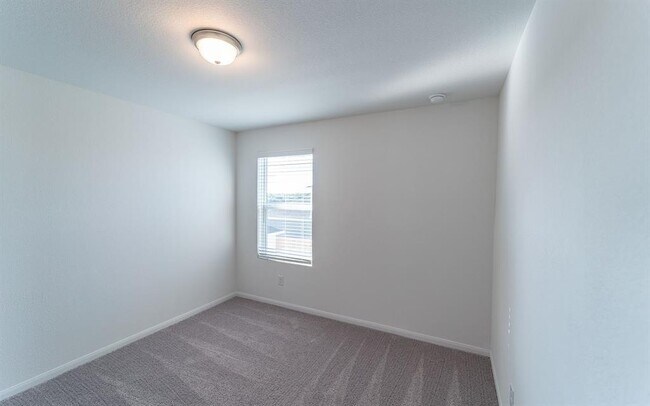 Building Photo - 200 Copper Lily Dr
