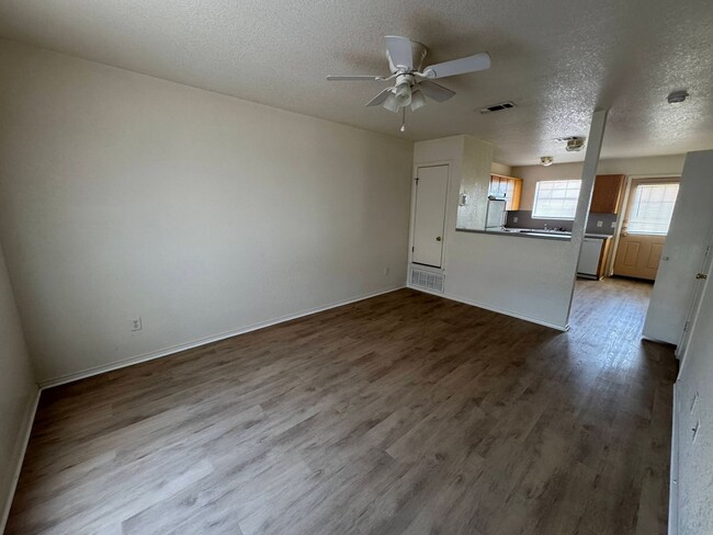 Building Photo - 3806 Gus Dr