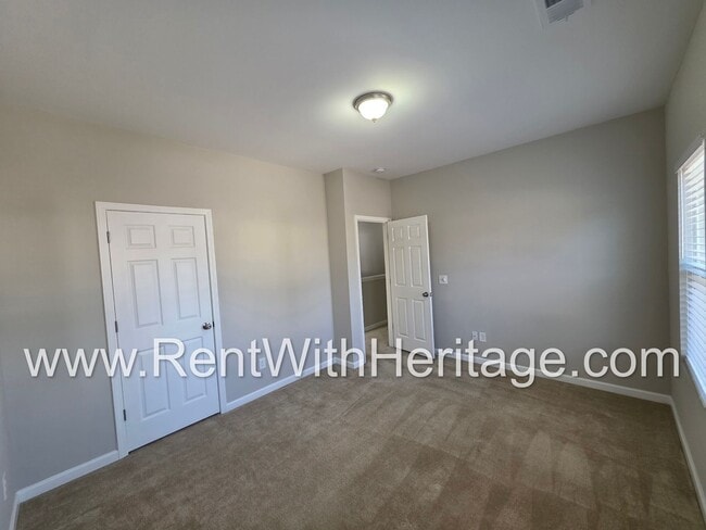 Building Photo - Stunning New 4bd/ 2.5ba / Immaculate / Attention to Detail/ Great Location