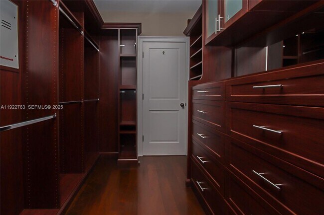 Building Photo - 1400 Alberca St