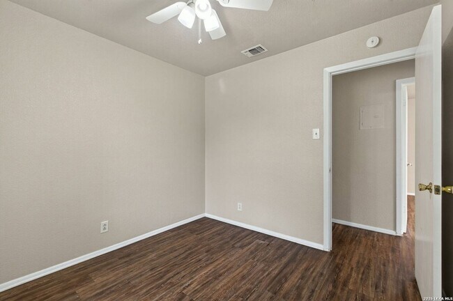 Building Photo - 602 Catalina Ave