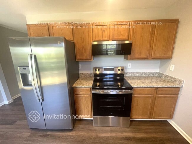 Building Photo - 756 Sir Raleigh Dr