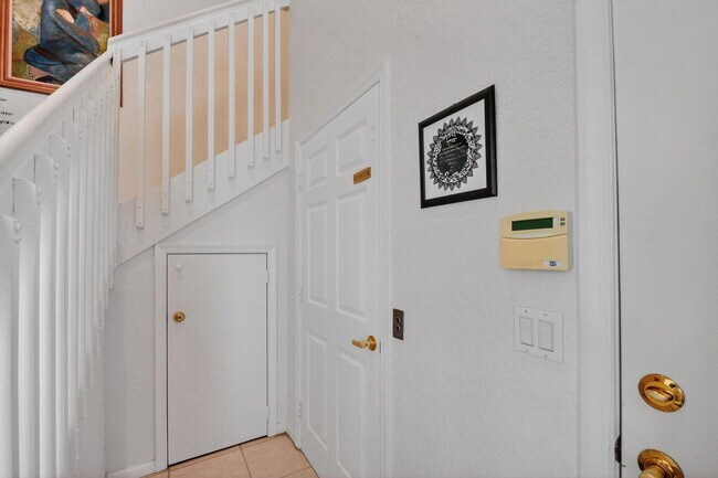 Building Photo - 7910 Laina Ln