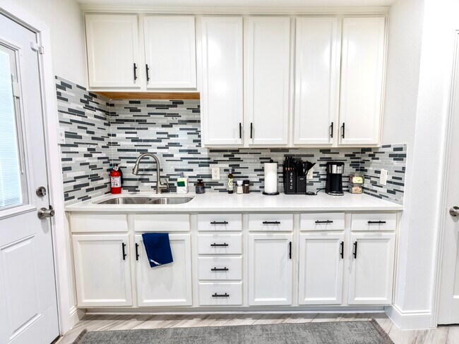 Building Photo - 2808 Grayson Dr
