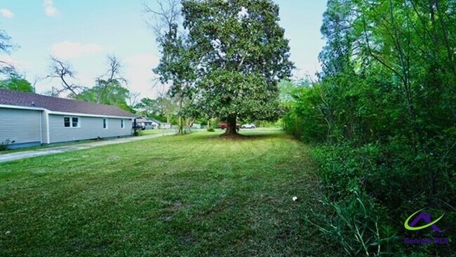 Building Photo - 311 S 2nd St