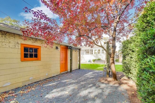 Building Photo - 1020 Harvard Terrace