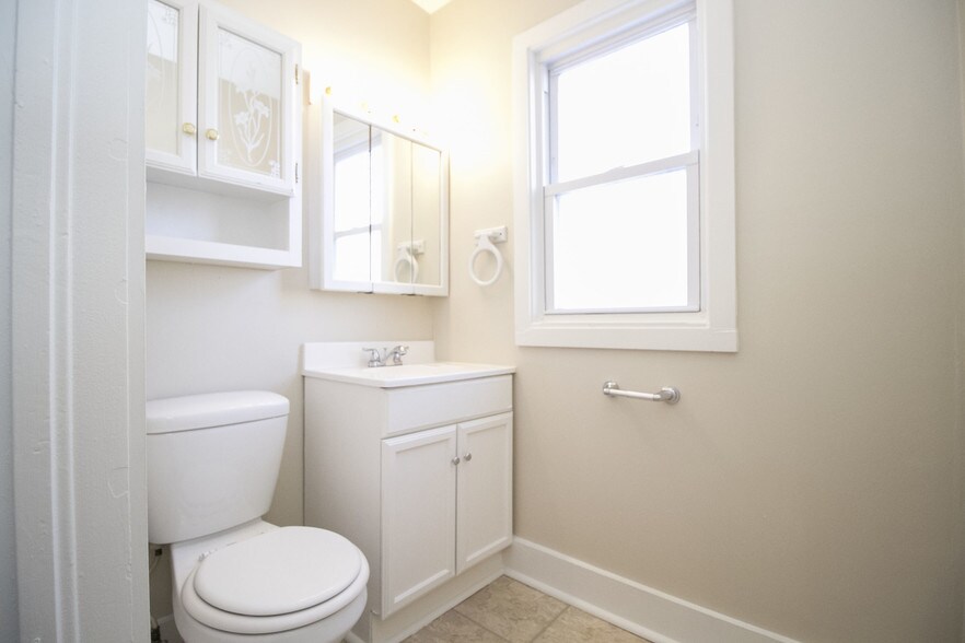 Building Photo - 4015 Eastway St