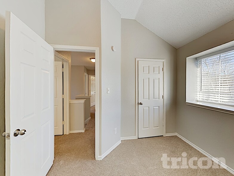 Building Photo - 217 Chamblin Dr