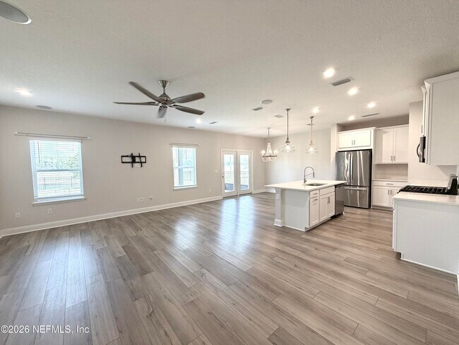 Building Photo - 12959 Holsinger Blvd