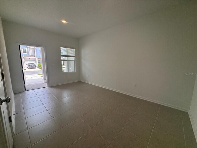 Building Photo - 2664 Skyline Lp